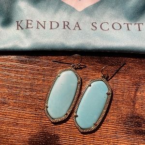 Kendra Scott Elle gold drop Earrings. Come with dust bag